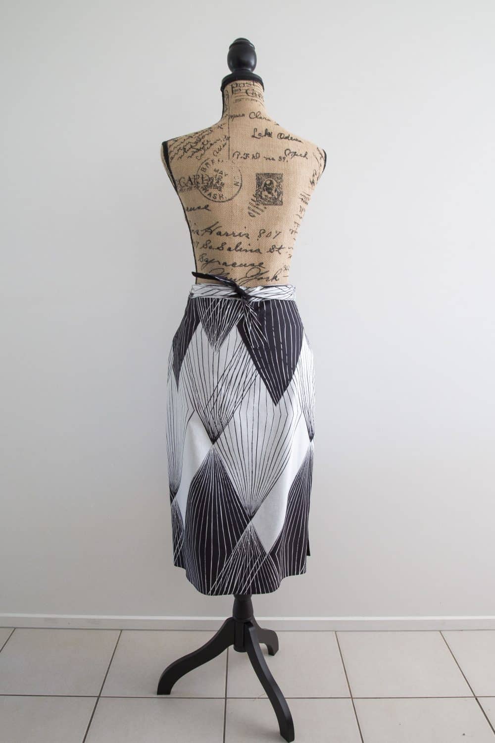 Black and outlet white reversible skirt